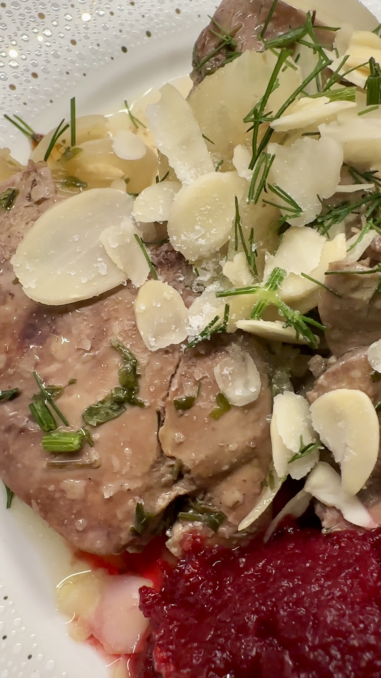 Maślana wątróbka z migdałami